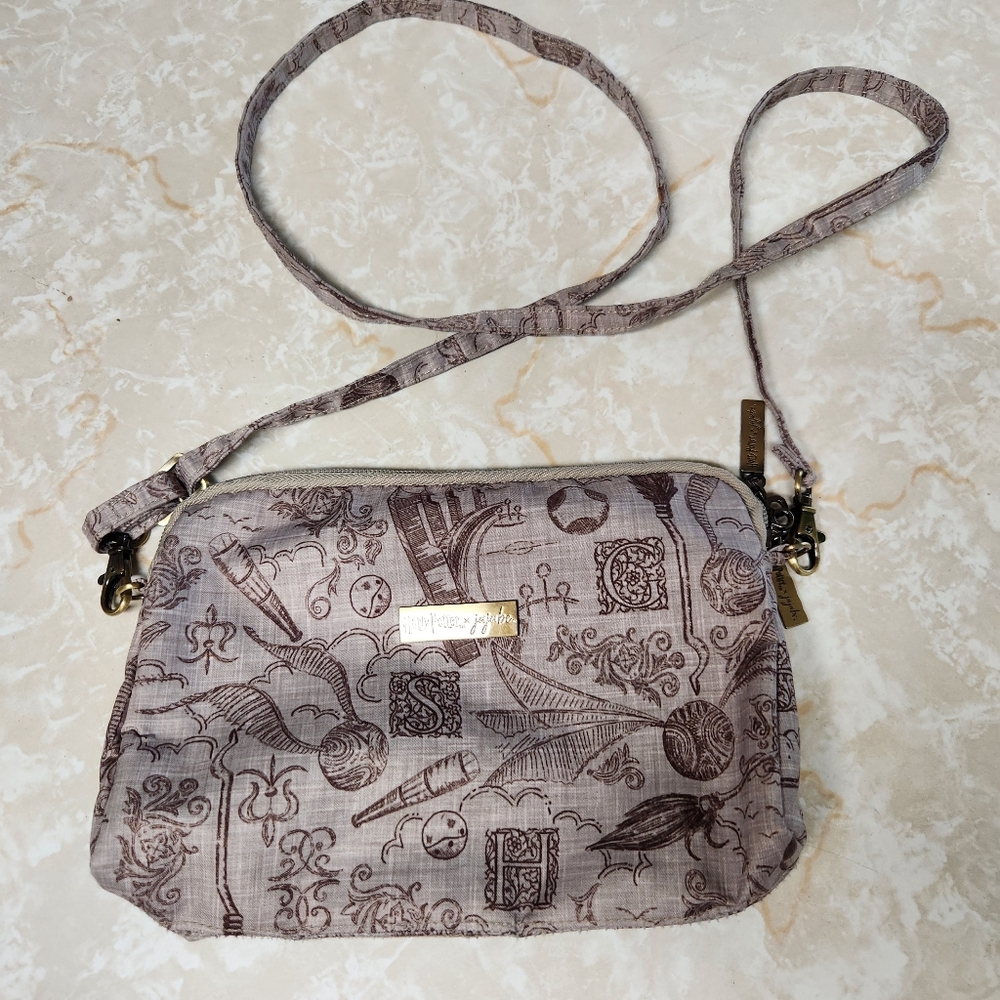 Jujube x Harry Potter Golden Snitch Be Quick Crossbody Purse Bag Casual Everyday
